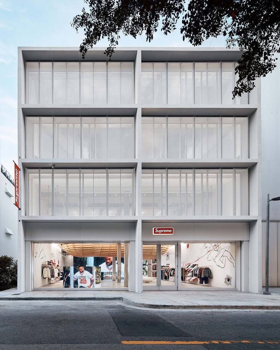Supreme открывает новый магазин в Майами»  