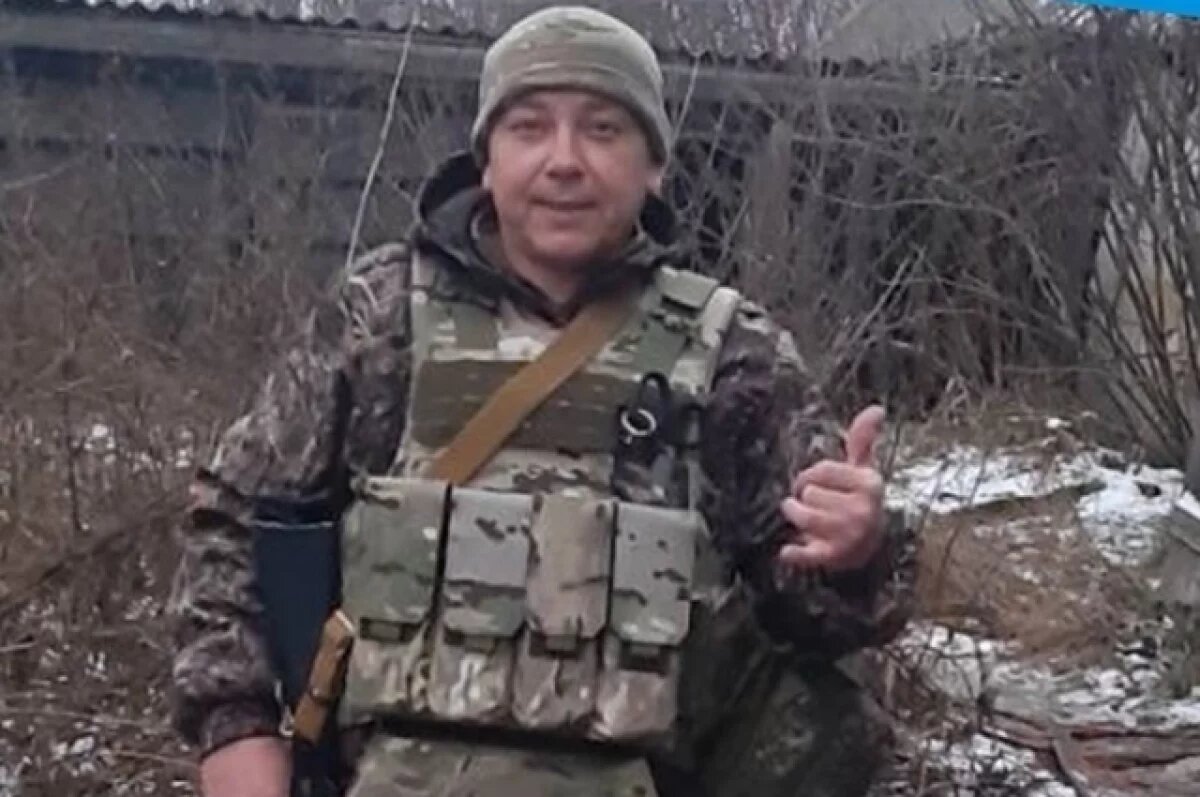    Он был командиром отделения.