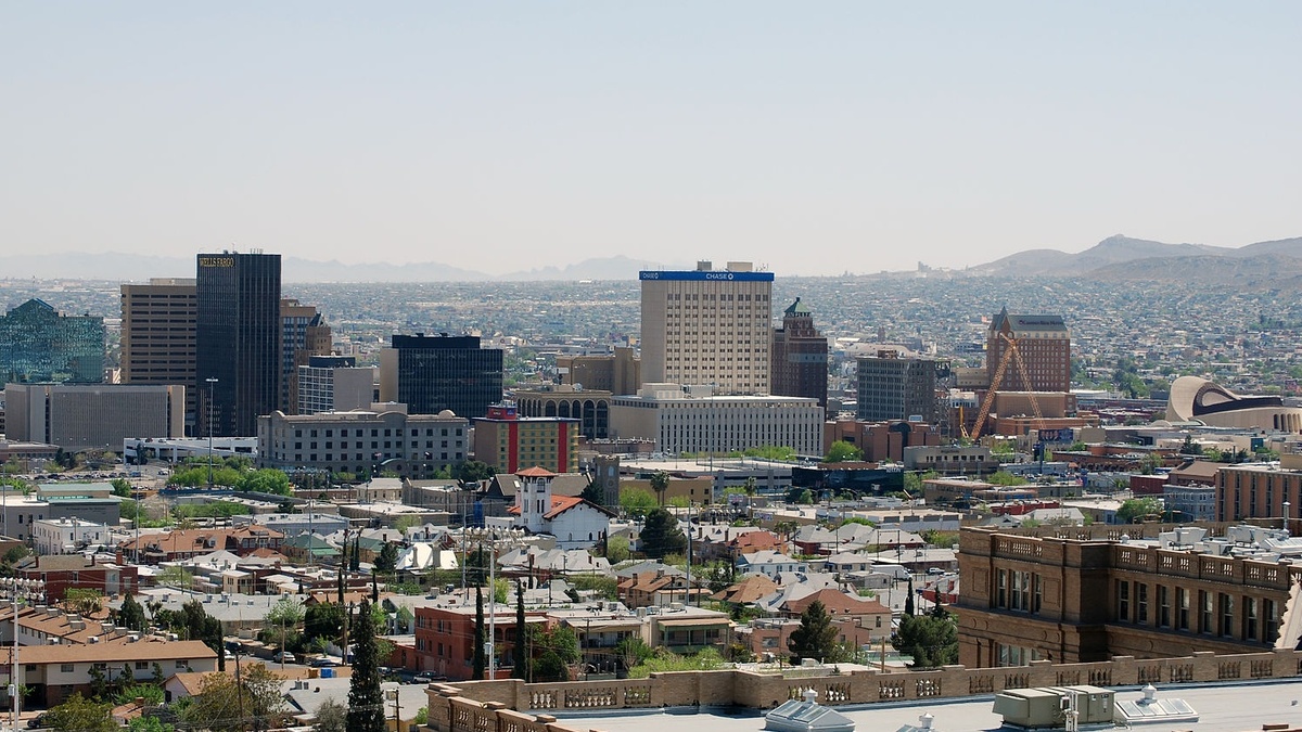 Эль-Пасо – город, над которым всё случилось. (Фото: funlobby.com).