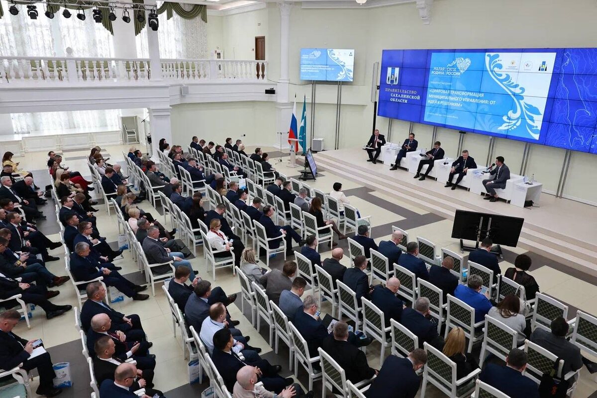    Глава Саракташского района Максим Кабанов работает в Южно-Сахалинске Андрей Севостьянов