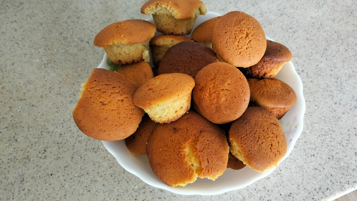 Немного кривоватые, потому что не хватило буквально 2 формочек) 