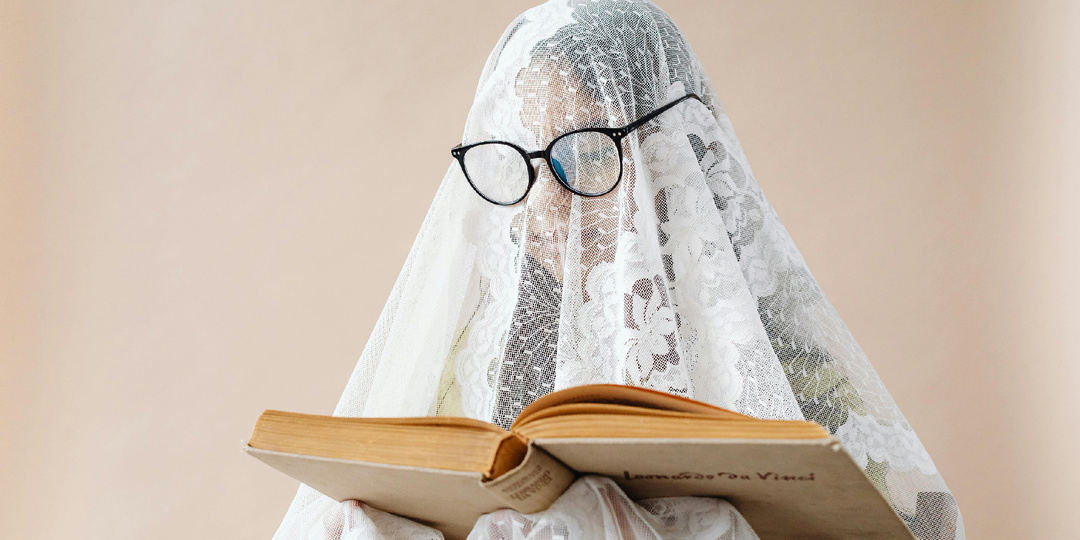 Признаки, что вы «вынужденный интроверт», то есть вас таким сделали обстоятельства (защищая от равнодушия окружающих)