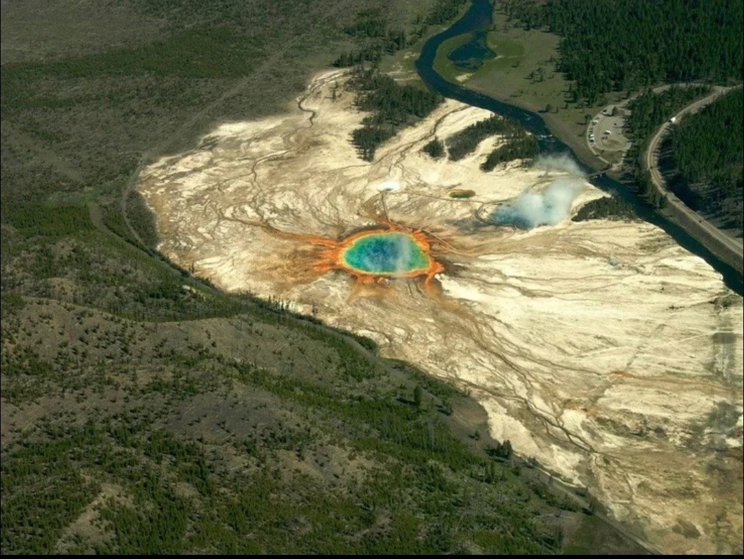 Фото вулкана со спутника. 