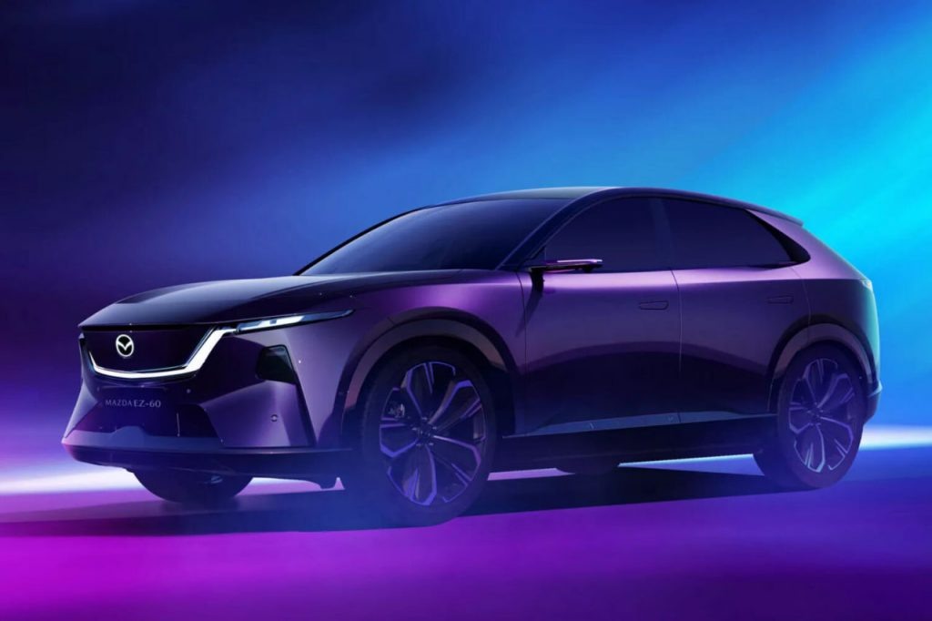 Mazda EZ-60 представят официально на Шанхайском автосалоне в конце апреля.