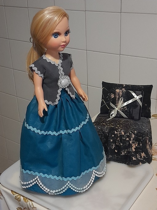 Кукла Анастасия готовится к Пасхе. Апрель, 2025. 