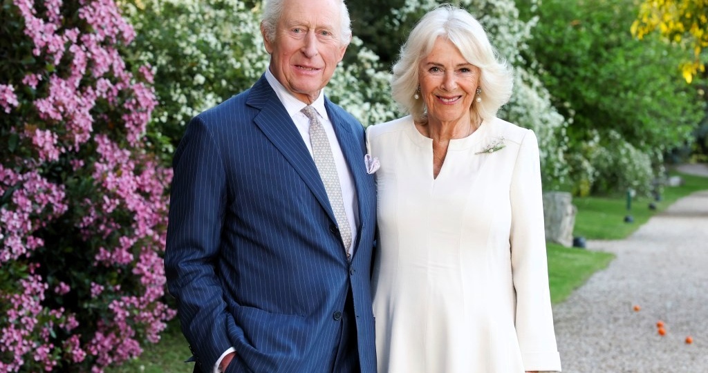 Как у британской королевы Камиллы оказалась русская брошь от Фаберже