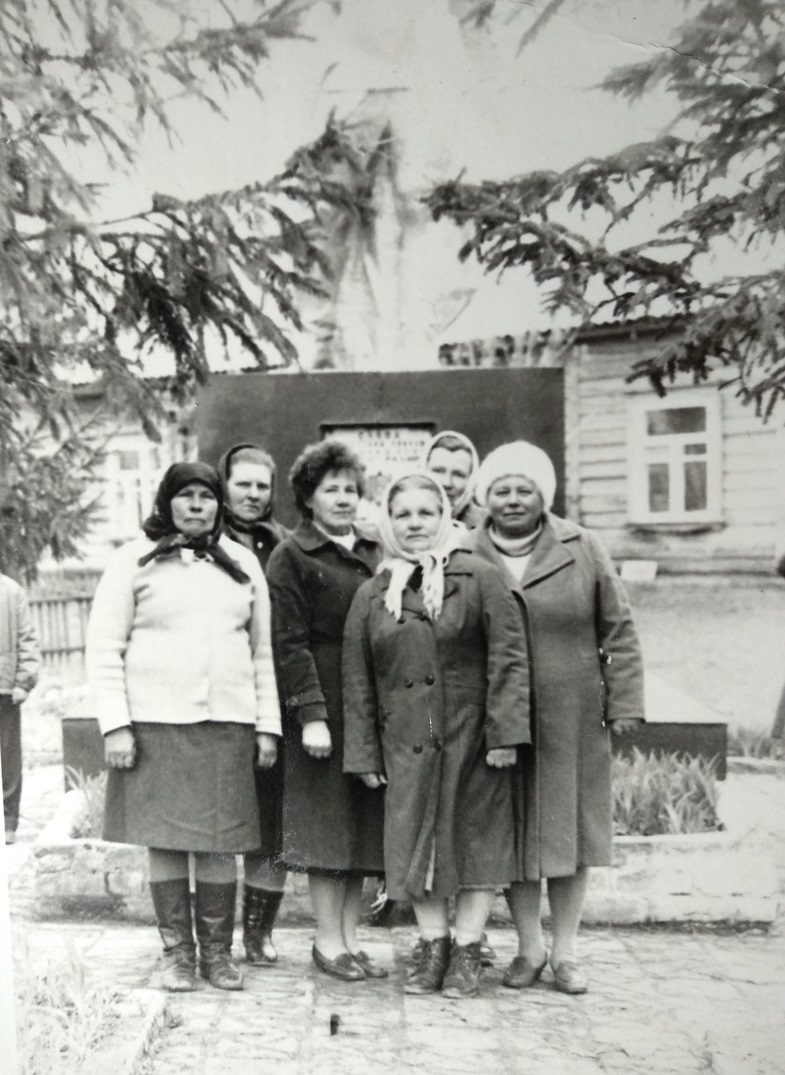 1987 год, Мамеева Валентина Ивановна (справа)