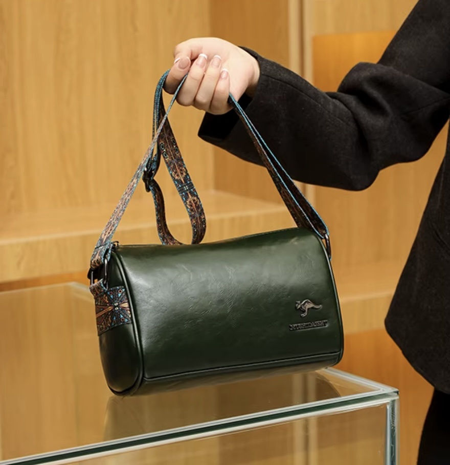 BOMS - MARKET: Здесь Ваши желания превращаются в посылки! 🎁 

Стоимость сумки: 2799₽ 