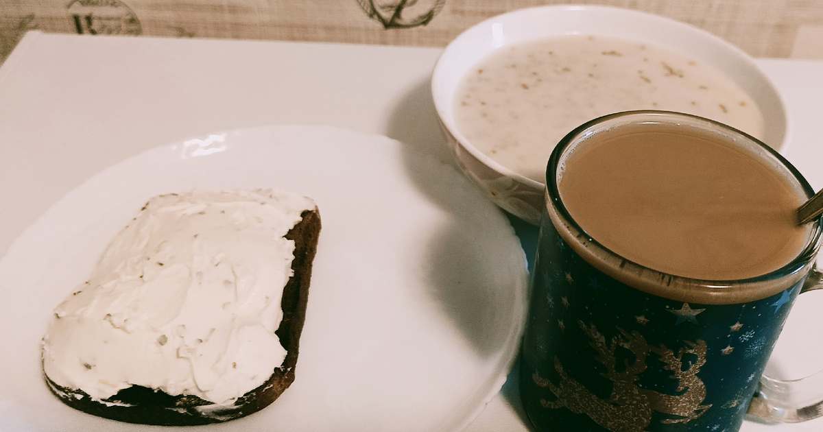 Хлеб был нормальный, но на фото почему-то почернел. 