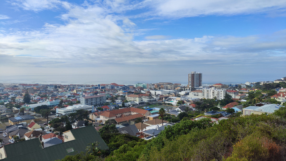 Соседний город Muizenberg. Немного побольше.
