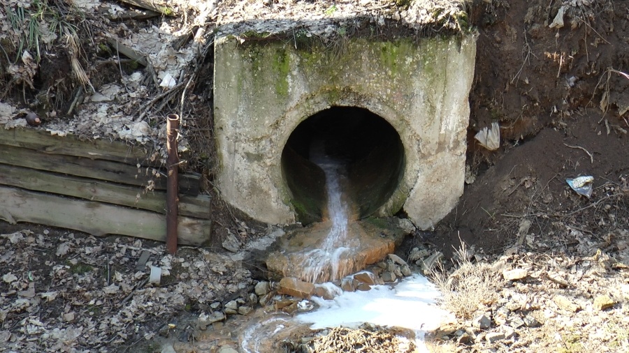 Свое путешествие по Рязани Лыбедь начинает из этой трубы на склоне оврага Южного промузла
