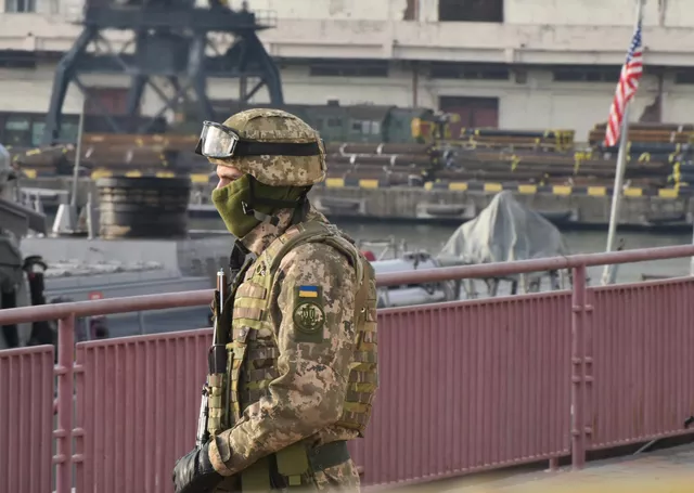 © РИА Новости . Стрингер
Перейти в фотобанк
Ракетный эсминец США "Дональд Кук" вошел в порт Одессы