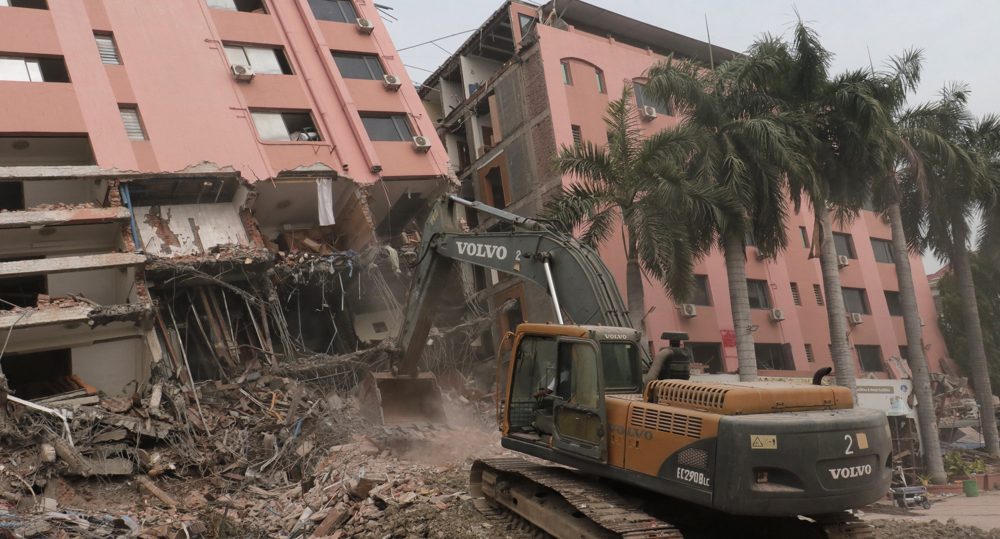 Вырванные "с корнем" дома в Мьянме. Землетрясение 28 марта 2025 г. Фото из открытых источников 