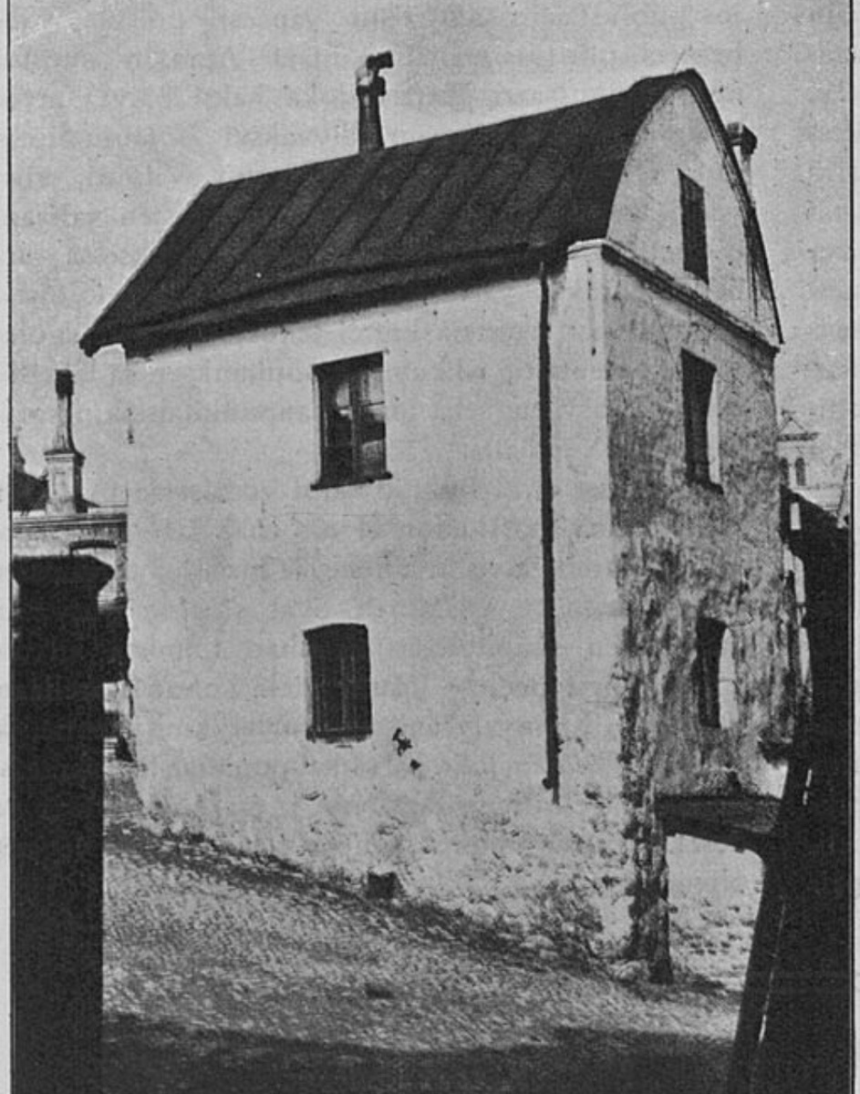 Средневековый дом 1895-1903 гг. Фото с сайта pastvu.com