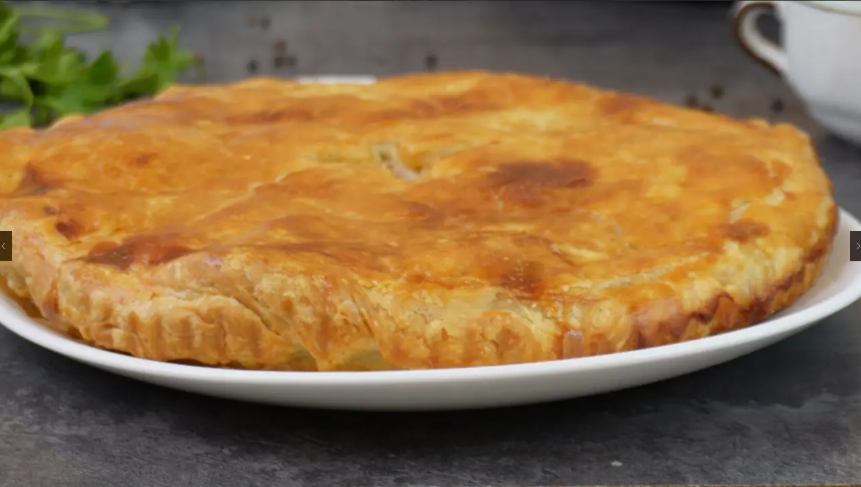 Обалденный пирог с курицей, по-другому и не назовешь, попробуйте и поймете сами.