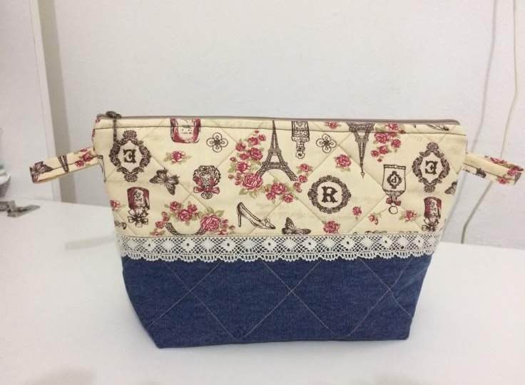 Джинсовый шик: 11 идей стильных косметичек из старых джинсов