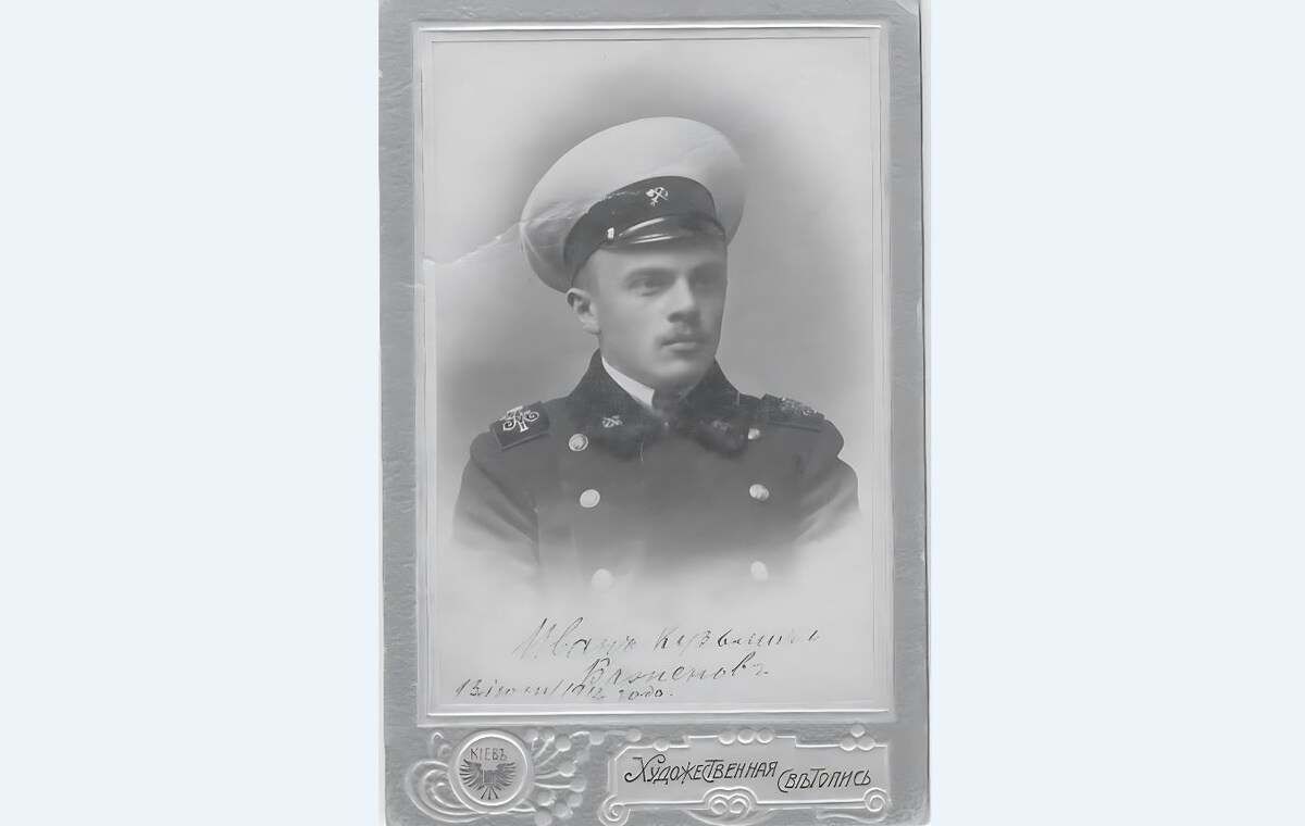 Иван Баженов в молодости. Источник: nkvd.tomsk.ru