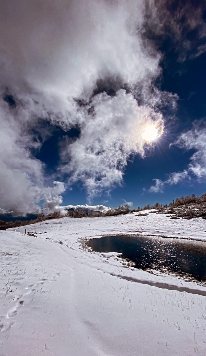 Озеро зеркальное в октябре 2021года