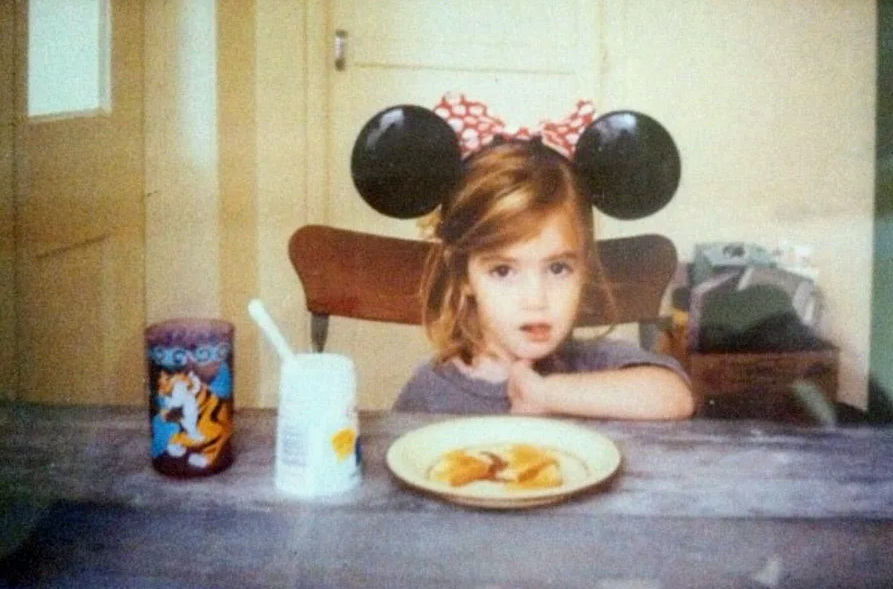 Эмма в детстве