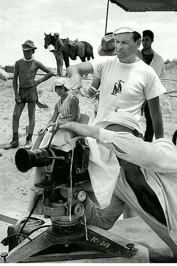 Владимир Мотыль на съёмках "Белого солнца пустыни" (1969), соцсети