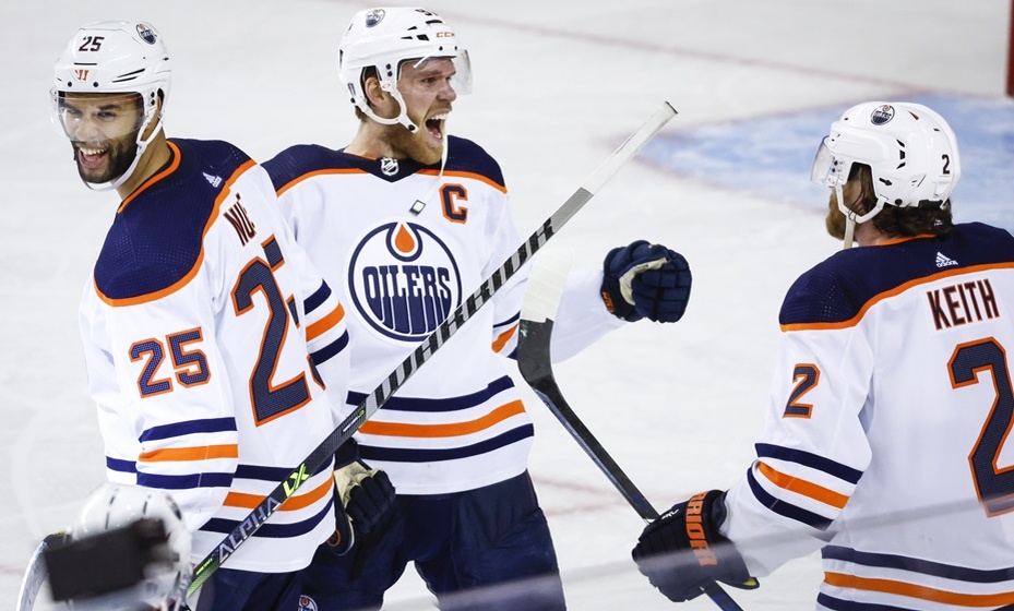    Гол Подколзина и 3 очка Макдэвида принесли победу «Эдмонтону» в матче НХЛ с «Миннесотой». Фото: Global Look Press