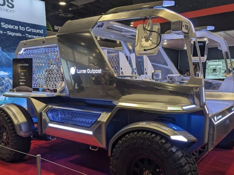    Lunar Outpost представила футуристичный луноход Eagle