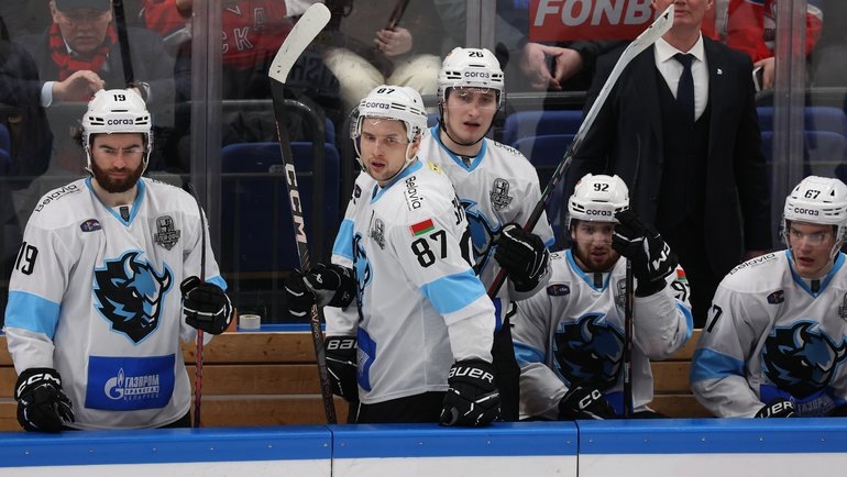    Хоккеисты минского «Динамо» Диллон Дюбе, Вадим Шипачев, Даниил Сотишвили, Роман Горбунов и Егор Бориков.Александр Федоров