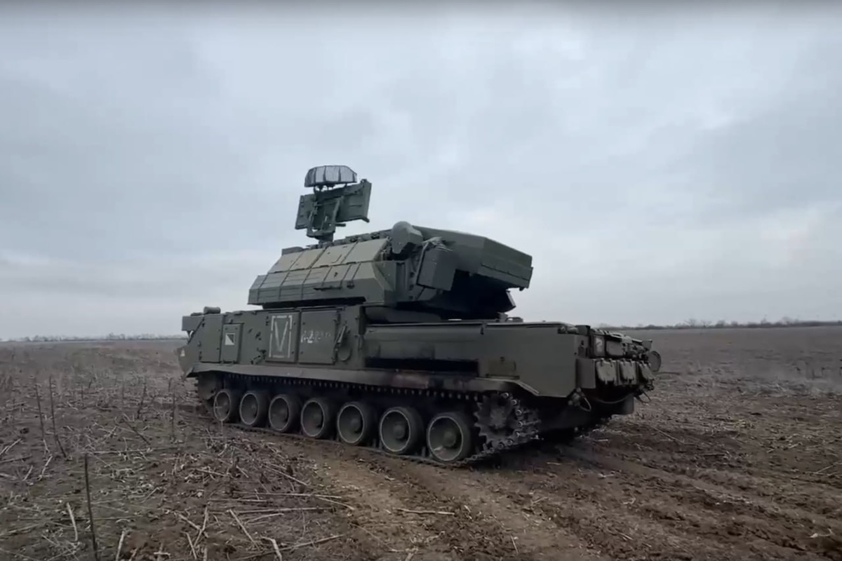     Ночью российские силы ПВО работали в небе над Курском