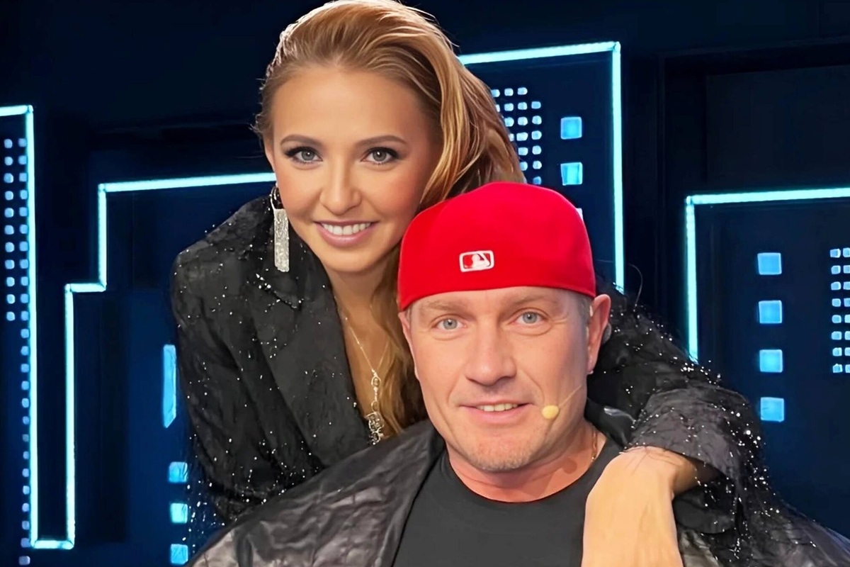     Татьяна Навка вышла на лед с Романом Костомаровым на шоу в честь своего 50-летия