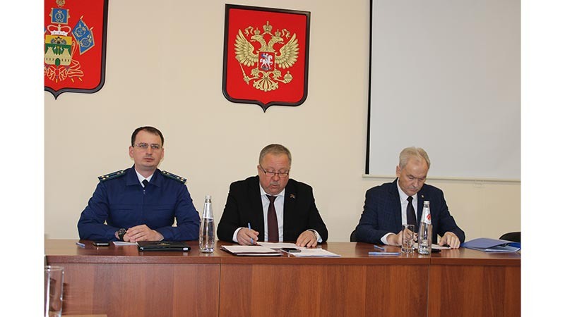    Выплаты ветеранам, землю - многодетным