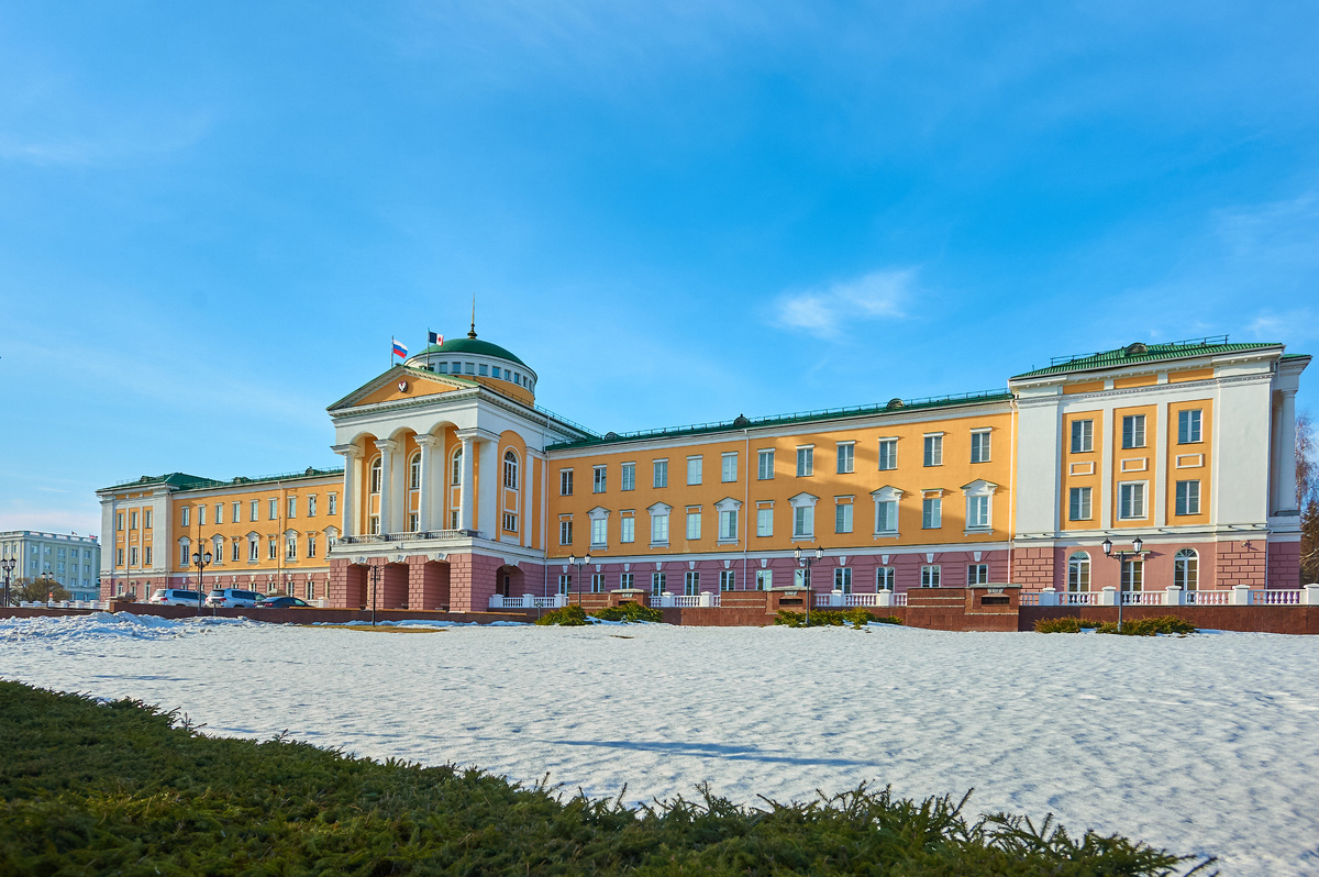 Дворец главы Удмуртской республики                                                                                              
 Фото автора © Ю.А. Карачев Сайты ykarachev.ru Фото и Жизнь приобрести фото можно на https://lori.ru/Karachev 2025 год