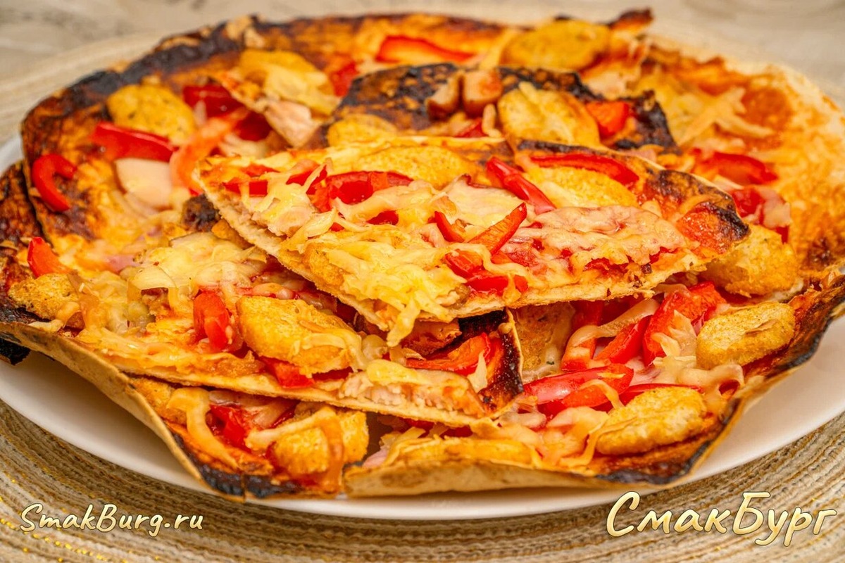 Аппетитная и сочная домашняя пицца на тортилье. Быстрее закуски не придумать!