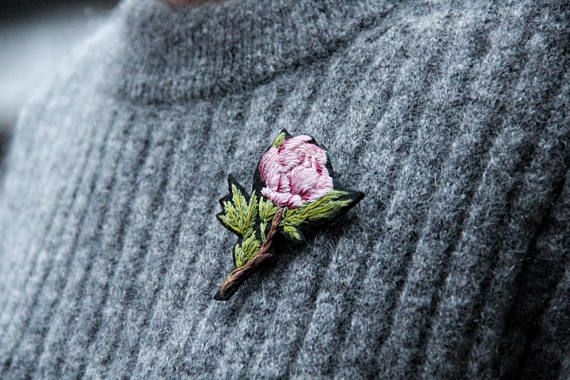 «Брошь — твой весенний акцент»