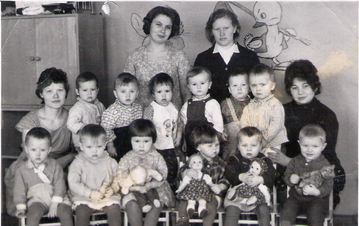 Волчонок с голубыми глазами - автор...