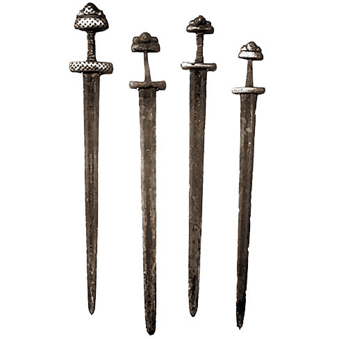 Мечи, поднятые со дна при строительстве Днепрогэса