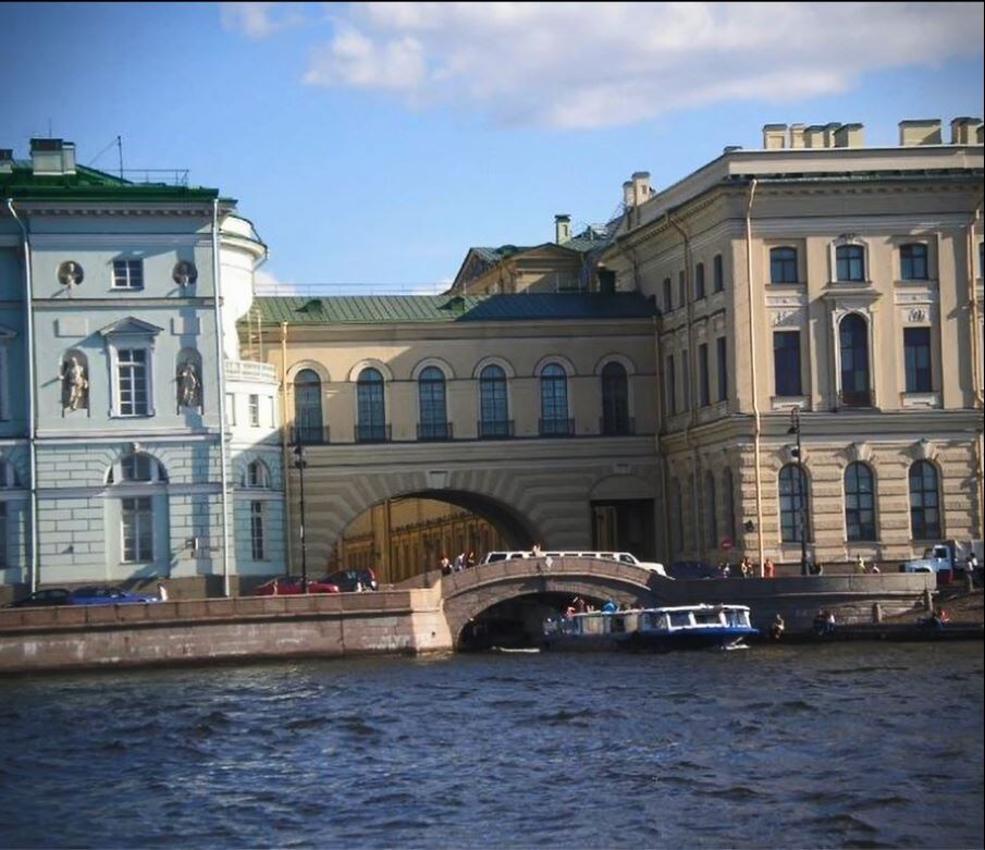 Выход в Неву, Санкт-Петербург