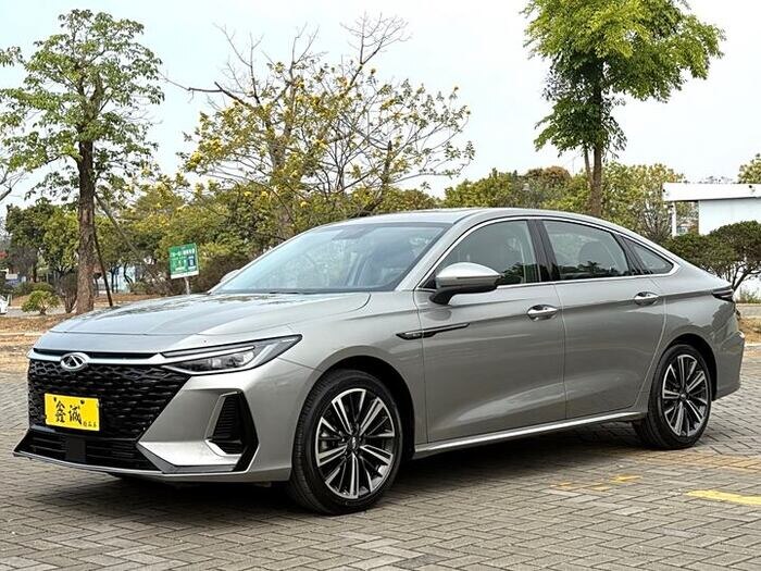 Chery Arrizo 8
