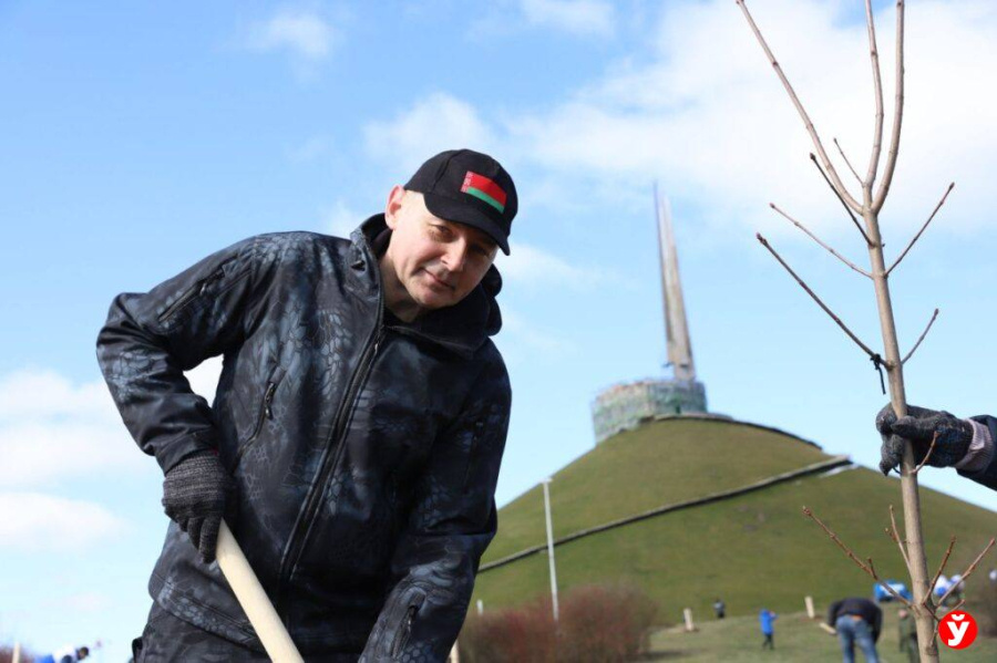     Алексей Кушнаренко: в Минской области на субботнике заработали 1,8 млн рублей