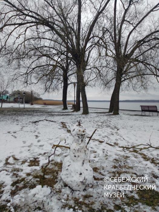 Такой вот апрельский снеговик
Фото: Себежский краеведческий музей