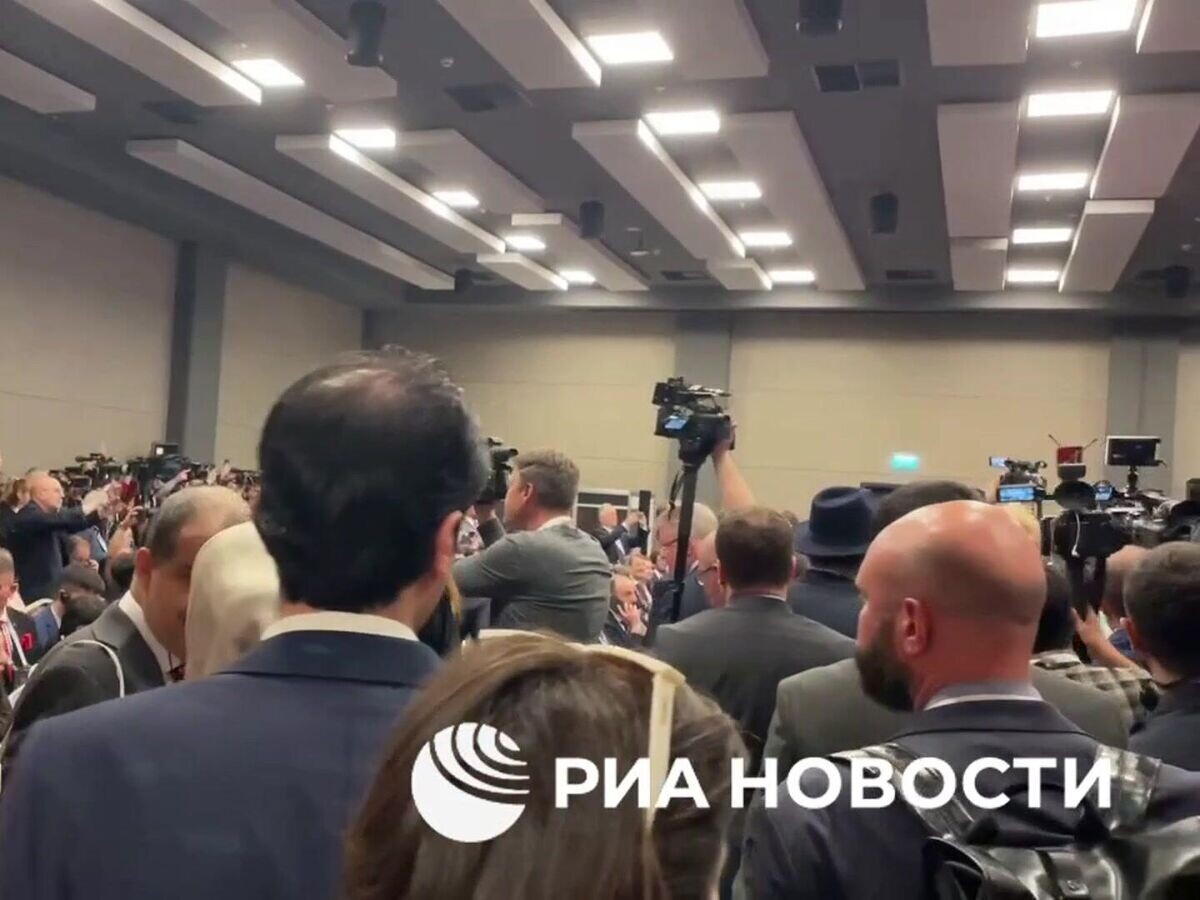    Ажиотаж перед выступлением Лаврова на Анталийском дипломатическом форуме© РИА Новости