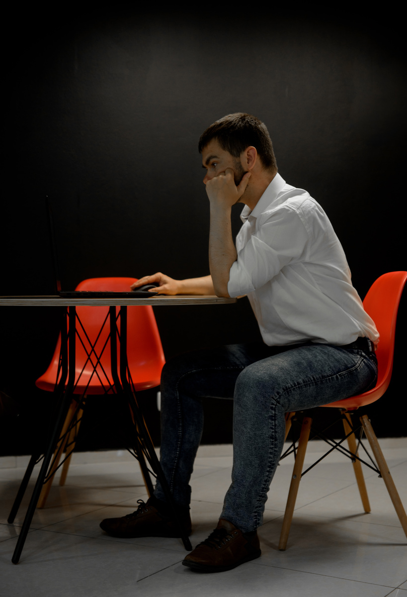 Скромность или эпатаж? Как харизма помогает инженеру менять жизнь и получать выгодные условия