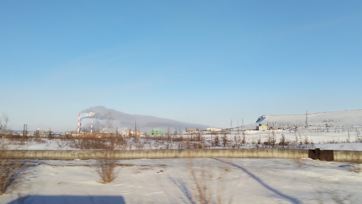 Так выглядит работа медного завода в Норильске со стороны 