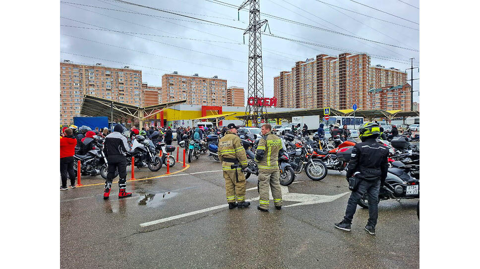 Сотрудники экстренных служб обеспечивали безопасность мероприятия.📷Фото: Вячеслав Рыжков