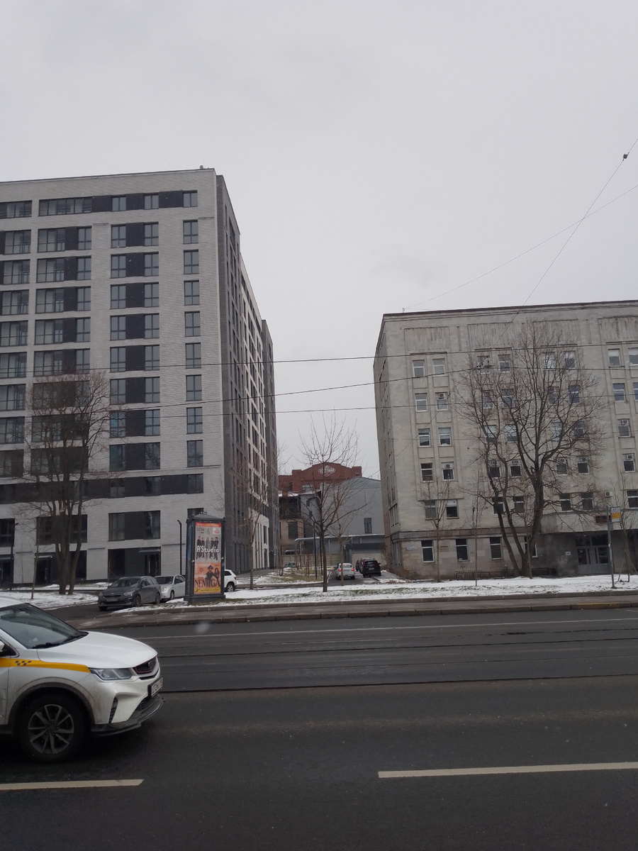 Старое кирпичное здание завода "Свелана"