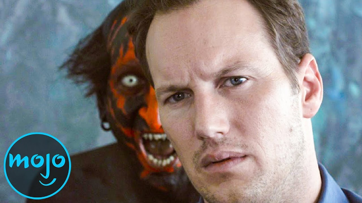 Документовед (сзади архивовед)