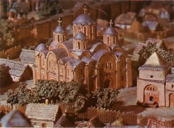 Церковь святой Ирины, главный храм Ирининского женского монастыря в Киеве.