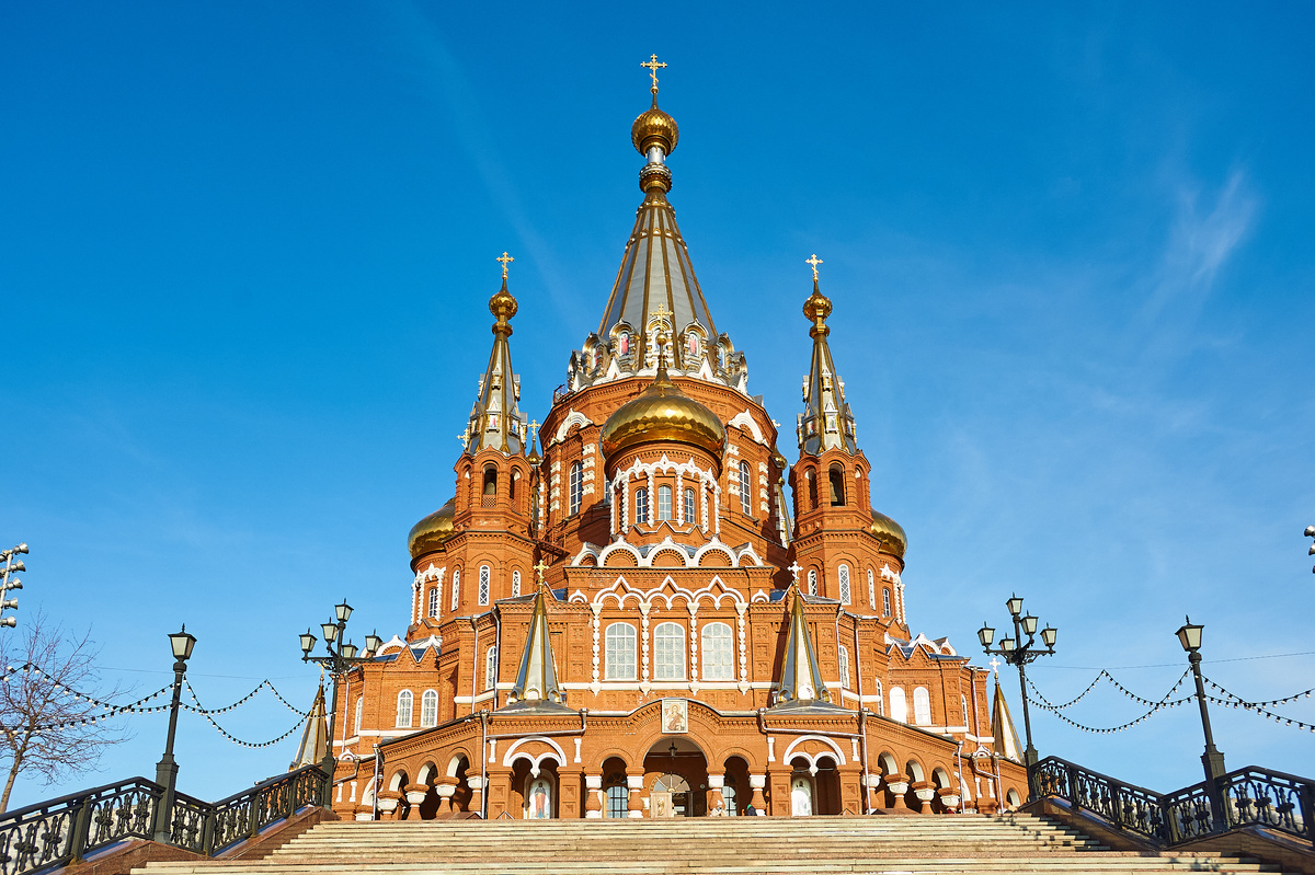Православный Кафедральный Михайло-Архангельский Собор города Ижевска. Фото автора © Ю.А. Карачев 2025 год, Сайты: ykarachev.ru Фото и Жизнь 2025 год.приобрести фото можно на https://lori.ru/Karachev