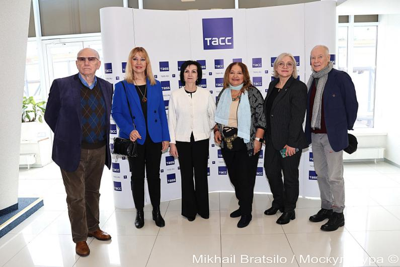 Валерий Баринов, Анна Тихонова, Светлана Аргунова, Наталья Бондарчук, Наталья Рыбина, Владимир Конкин