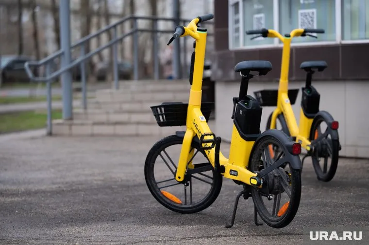 Скорость движения электровелосипедов ограничена 20 км/ч
Фото: Руслан Яроцкий © URA.RU