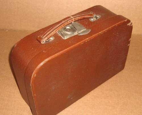 Примерно так выглядел тот чемодан-балетка. Фото из интернета.